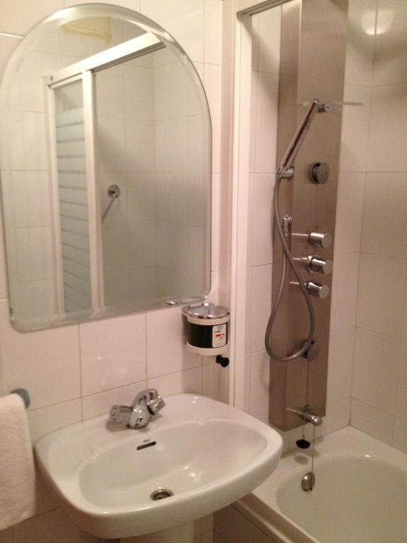 Hostal Cervantes Valdemoro Quarto foto